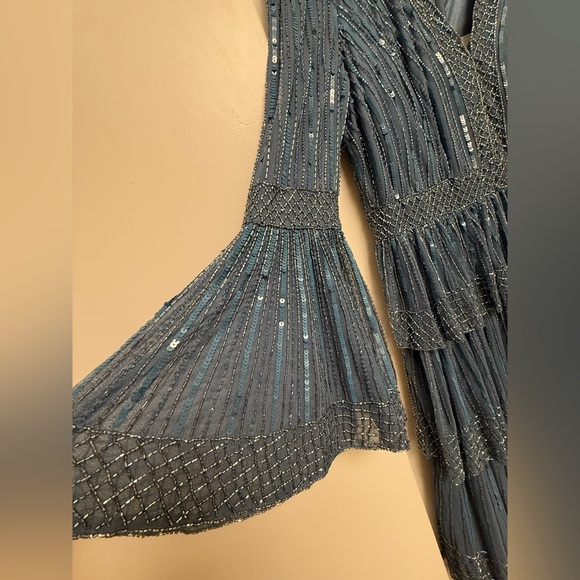 NWT | Mac Duggal 5442 Blue Emblemished Bell Sleeve Tiered Gown Size 16 - Picture 8 of 17